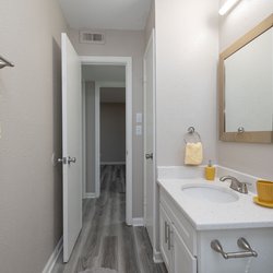 bathroom at Park View located in Mauldin, SC