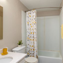 bathroom at Park View located in Mauldin, SC